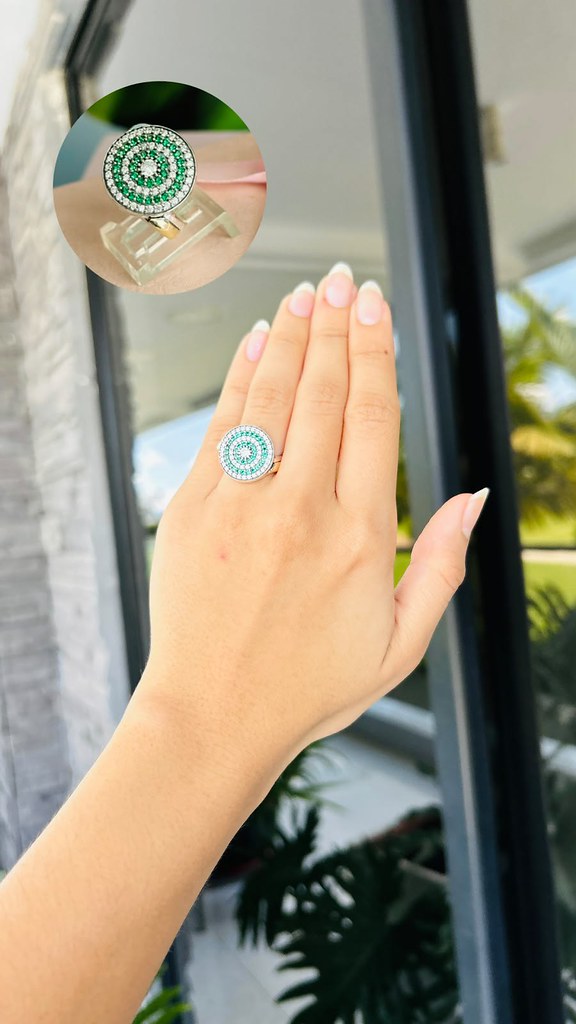 Iconica colored-stone solitaire ring in 925 silver and gold
