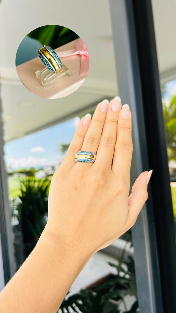 Iconica colored-stone solitaire ring in 925 silver and gold